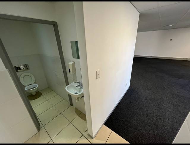 175M² OFFICE TO LET IN BRACKENFELL INDUSTRIAL